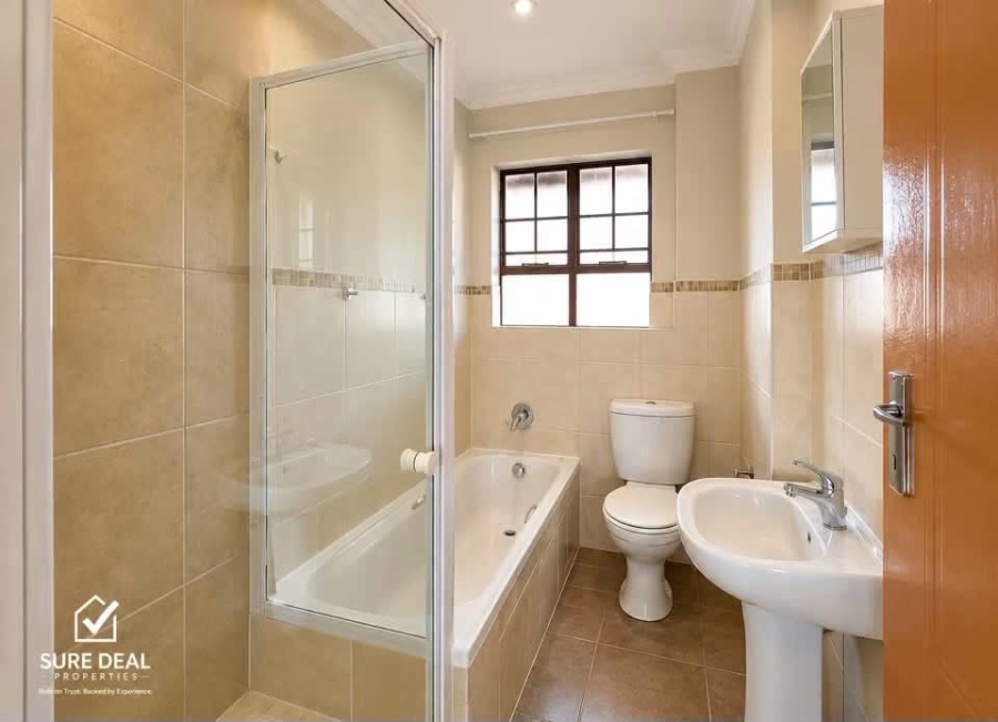 2 Bedroom Property for Sale in Magalieskruin Gauteng