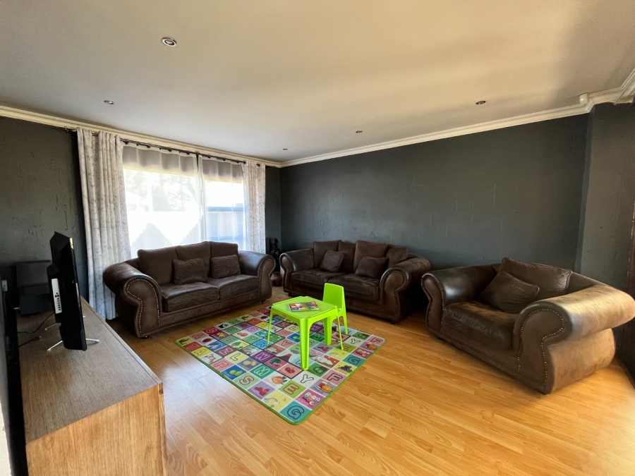 4 Bedroom Property for Sale in Vanderbijlpark SW 5 Gauteng