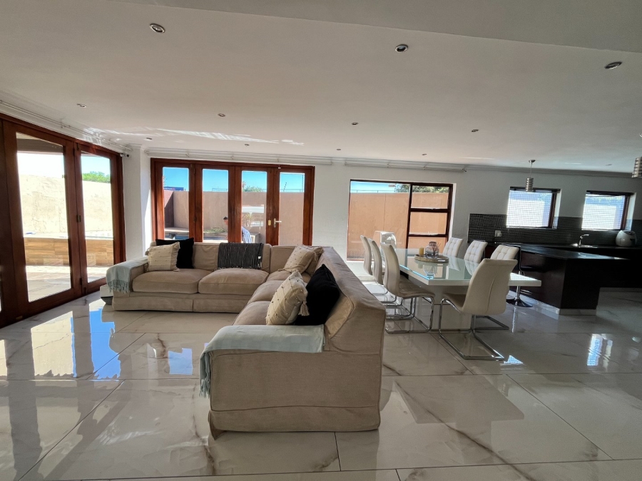 4 Bedroom Property for Sale in Vanderbijlpark SW 5 Gauteng