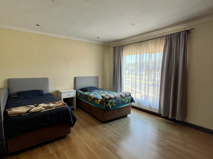 4 Bedroom Property for Sale in Vanderbijlpark SW 5 Gauteng
