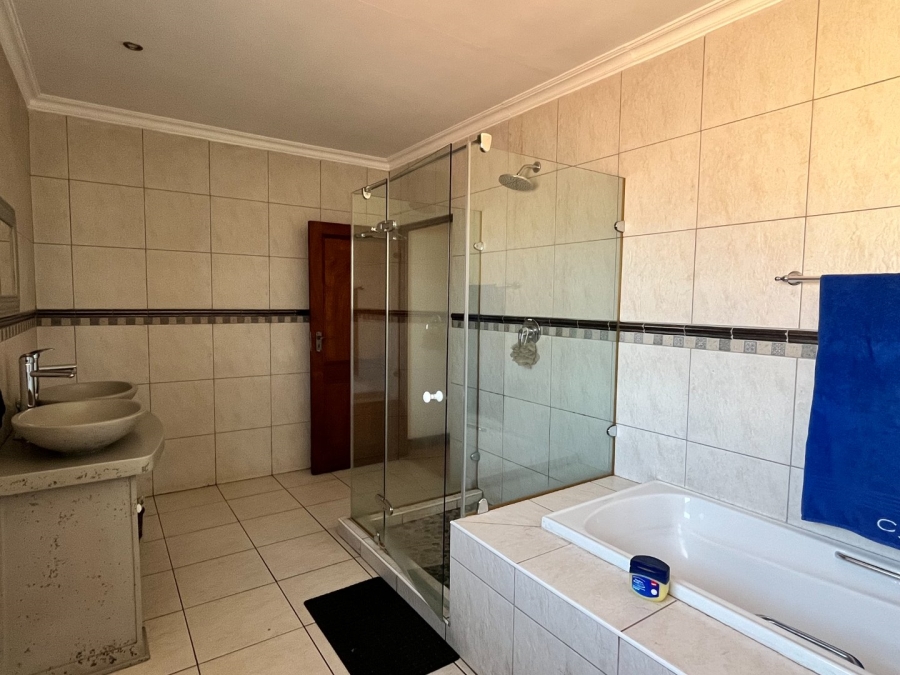 4 Bedroom Property for Sale in Vanderbijlpark SW 5 Gauteng