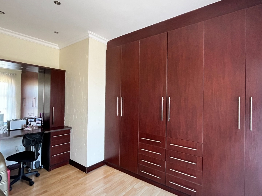 4 Bedroom Property for Sale in Vanderbijlpark SW 5 Gauteng