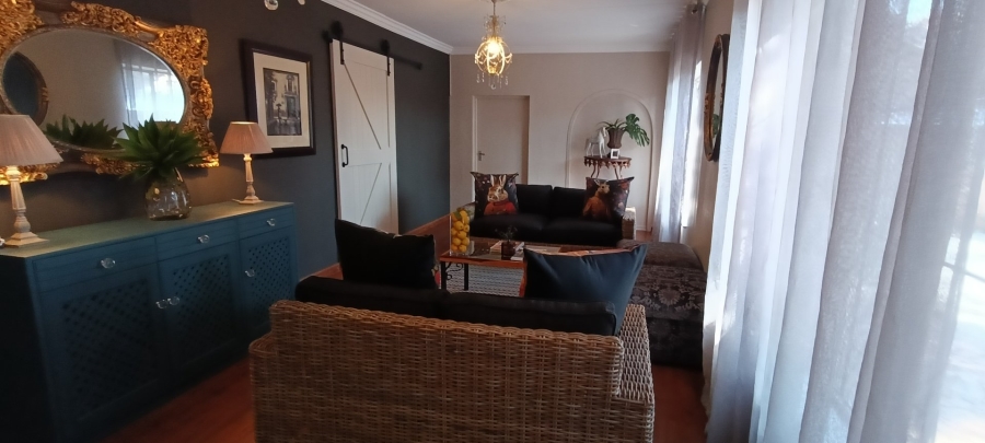 6 Bedroom Property for Sale in Rooihuiskraal Gauteng