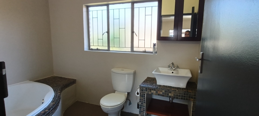 6 Bedroom Property for Sale in Rooihuiskraal Gauteng