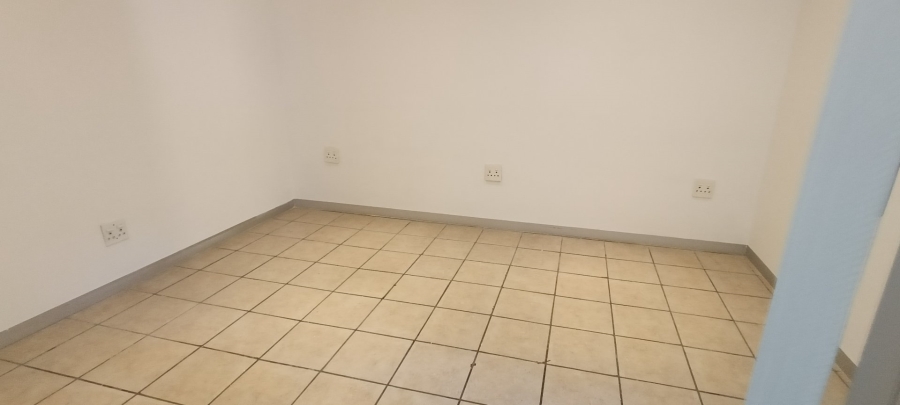 6 Bedroom Property for Sale in Rooihuiskraal Gauteng