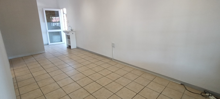 6 Bedroom Property for Sale in Rooihuiskraal Gauteng
