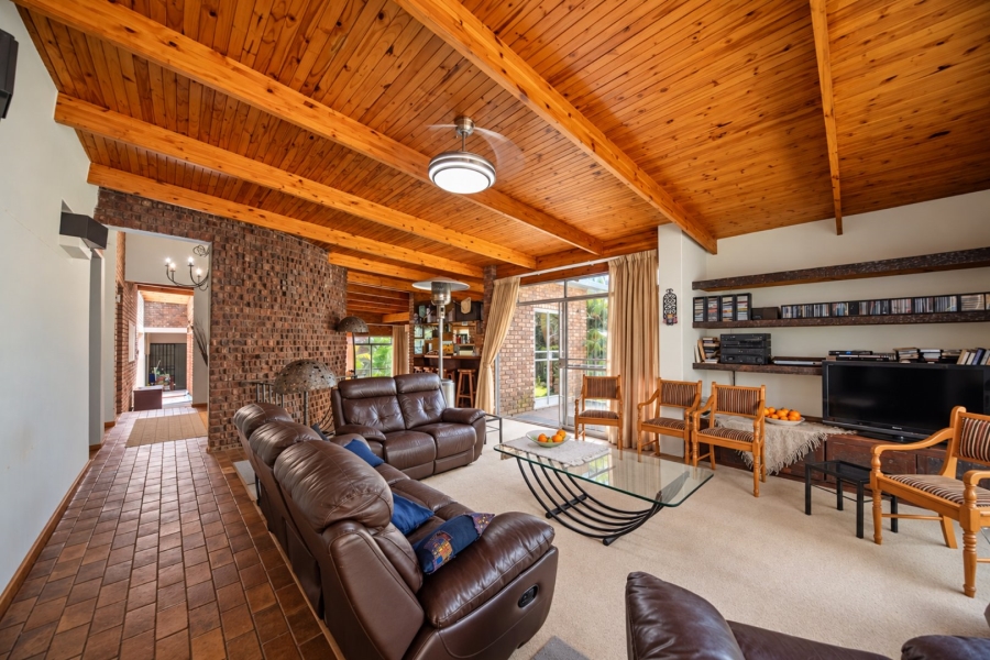 To Let 4 Bedroom Property for Rent in Shere Gauteng