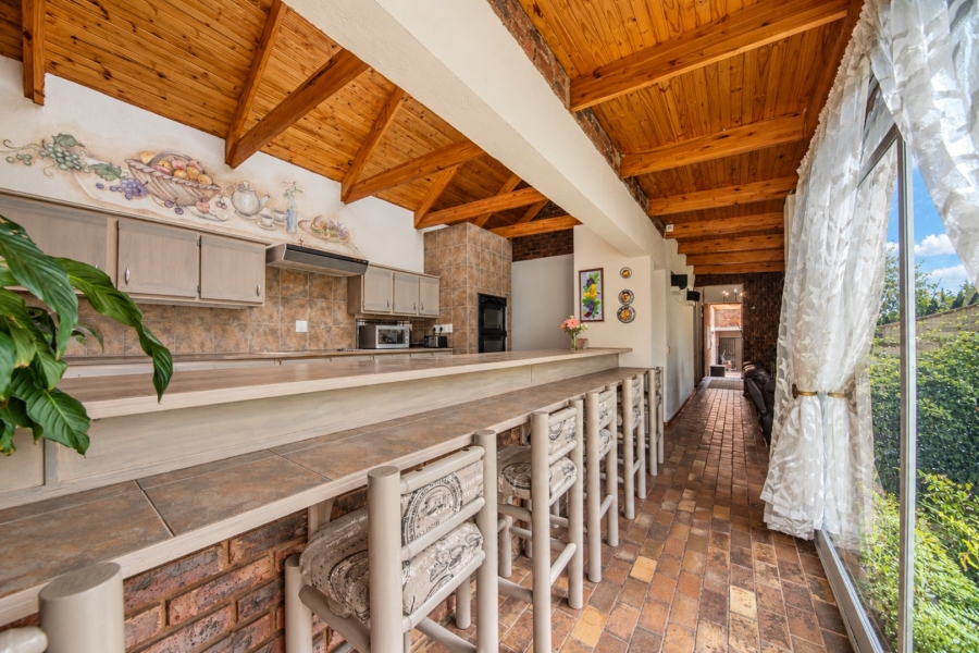 To Let 4 Bedroom Property for Rent in Shere Gauteng