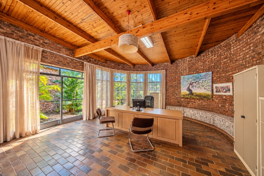 To Let 4 Bedroom Property for Rent in Shere Gauteng