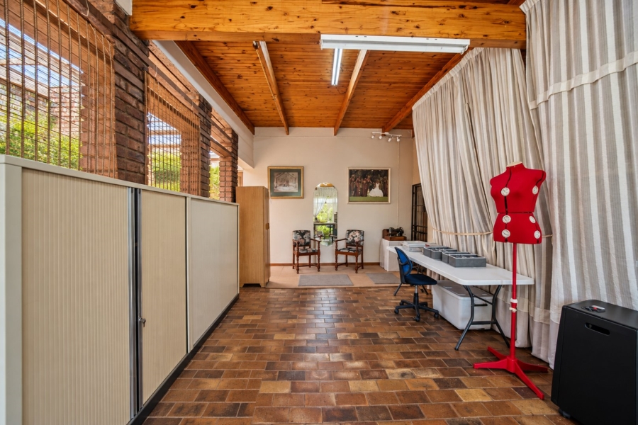 To Let 4 Bedroom Property for Rent in Shere Gauteng