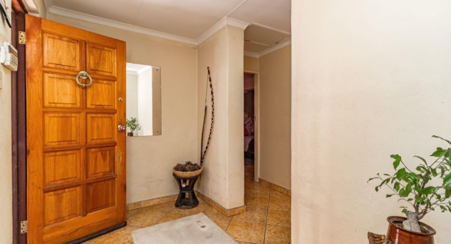5 Bedroom Property for Sale in Illiondale Gauteng