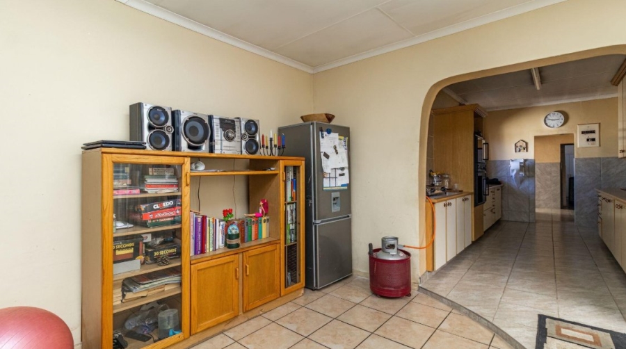 5 Bedroom Property for Sale in Illiondale Gauteng