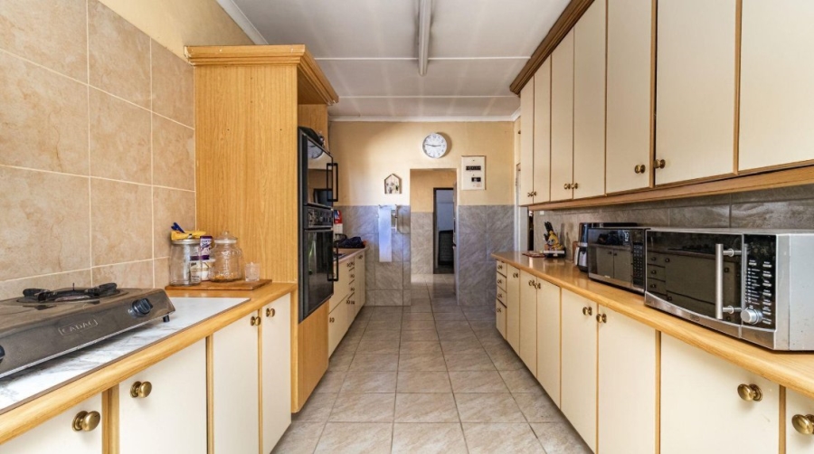5 Bedroom Property for Sale in Illiondale Gauteng