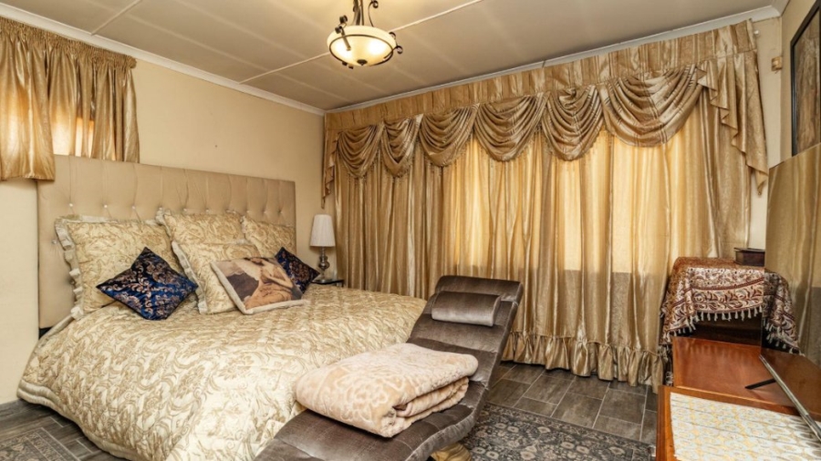5 Bedroom Property for Sale in Illiondale Gauteng