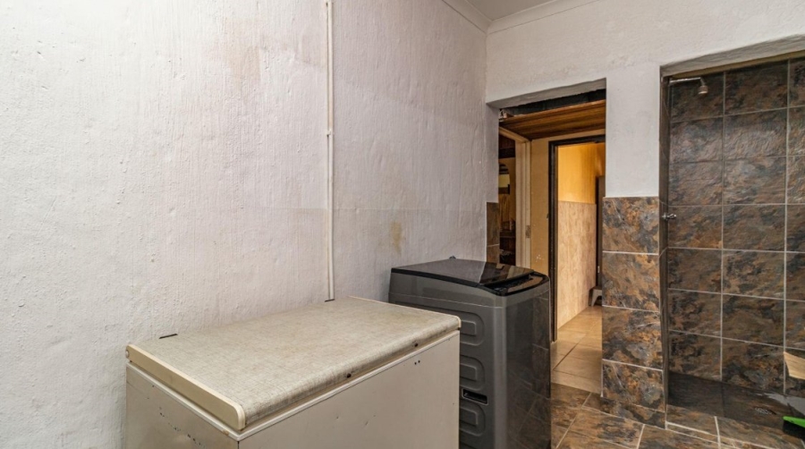 5 Bedroom Property for Sale in Illiondale Gauteng