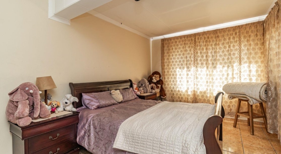5 Bedroom Property for Sale in Illiondale Gauteng