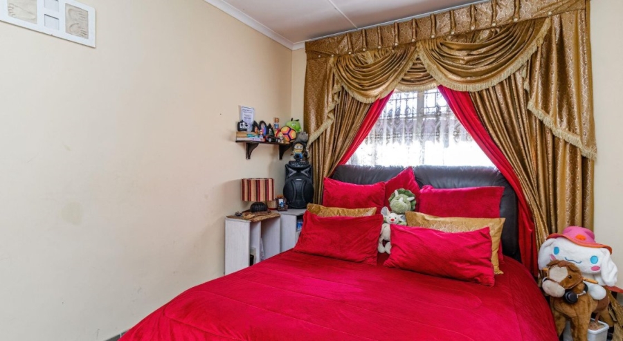 5 Bedroom Property for Sale in Illiondale Gauteng