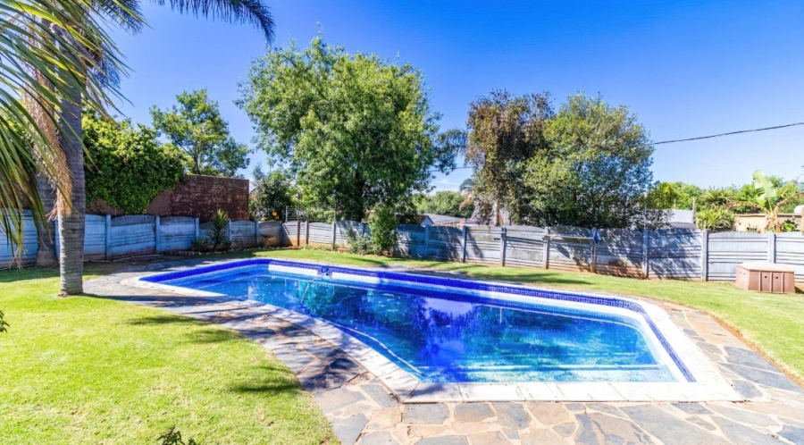 5 Bedroom Property for Sale in Illiondale Gauteng
