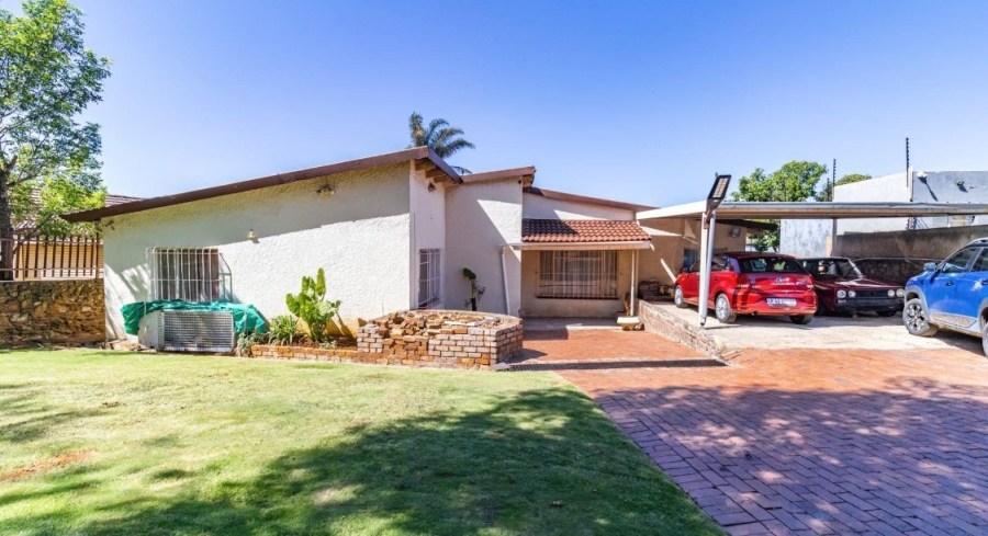 5 Bedroom Property for Sale in Illiondale Gauteng