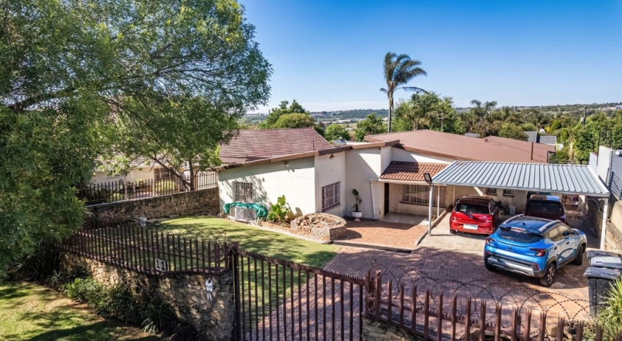 5 Bedroom Property for Sale in Illiondale Gauteng