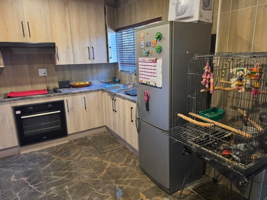 3 Bedroom Property for Sale in Bonaero Park Gauteng