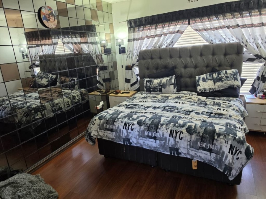 3 Bedroom Property for Sale in Bonaero Park Gauteng