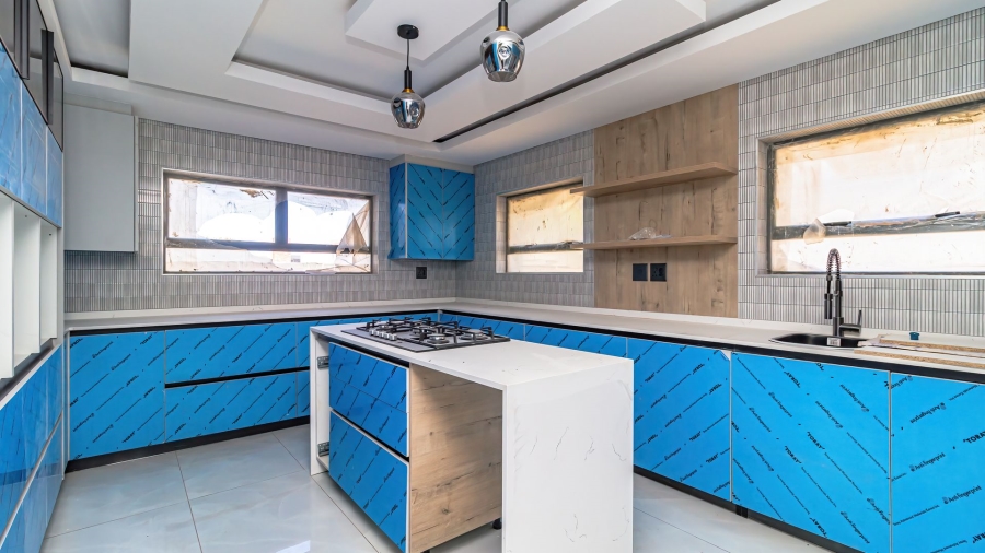 5 Bedroom Property for Sale in Serengeti Lifestyle Estate Gauteng
