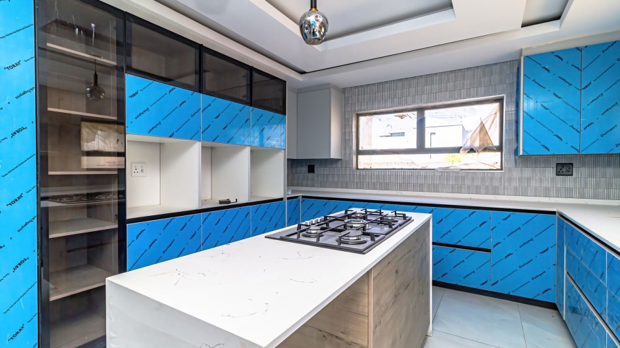5 Bedroom Property for Sale in Serengeti Lifestyle Estate Gauteng