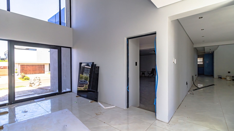 5 Bedroom Property for Sale in Serengeti Lifestyle Estate Gauteng