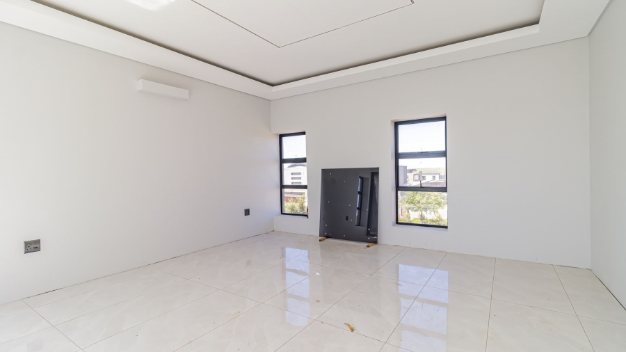 5 Bedroom Property for Sale in Serengeti Lifestyle Estate Gauteng