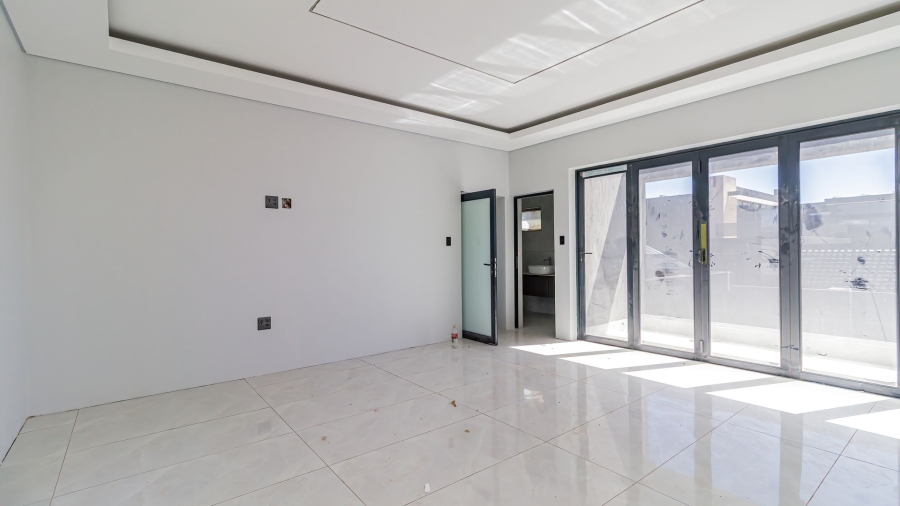 5 Bedroom Property for Sale in Serengeti Lifestyle Estate Gauteng