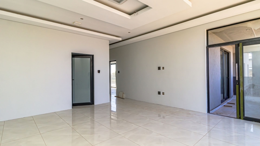 5 Bedroom Property for Sale in Serengeti Lifestyle Estate Gauteng