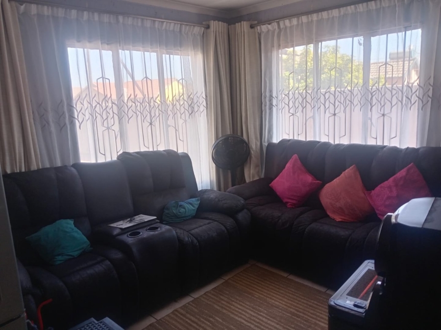 3 Bedroom Property for Sale in Vosloorus Ext 6 Gauteng