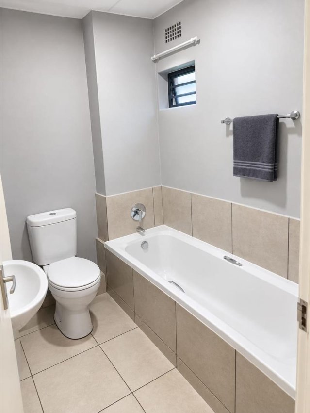 2 Bedroom Property for Sale in Clayville Gauteng