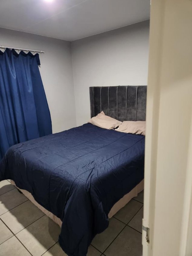 2 Bedroom Property for Sale in Clayville Gauteng