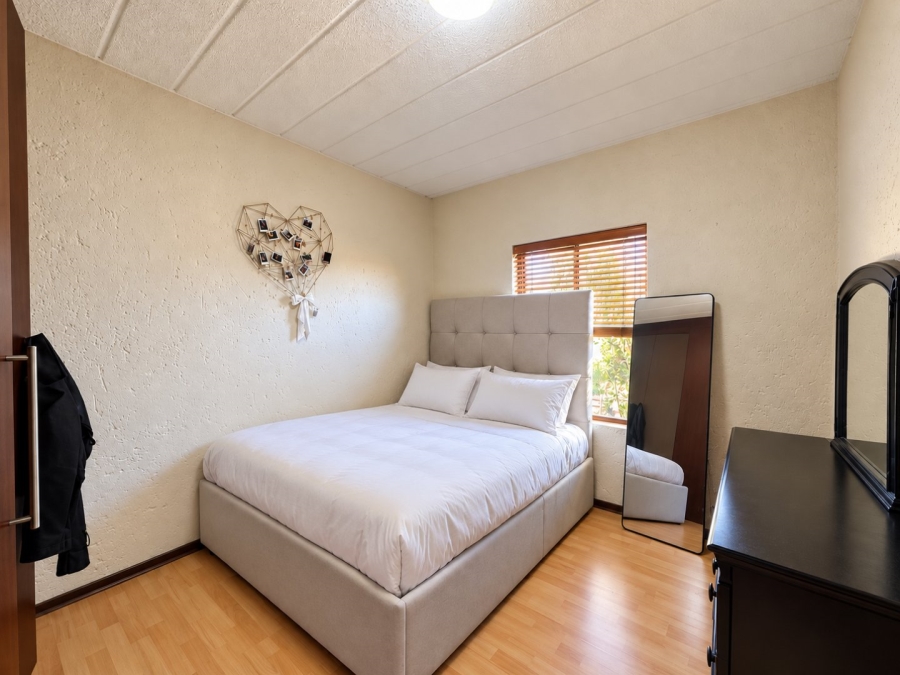 2 Bedroom Property for Sale in Sunninghill Gauteng