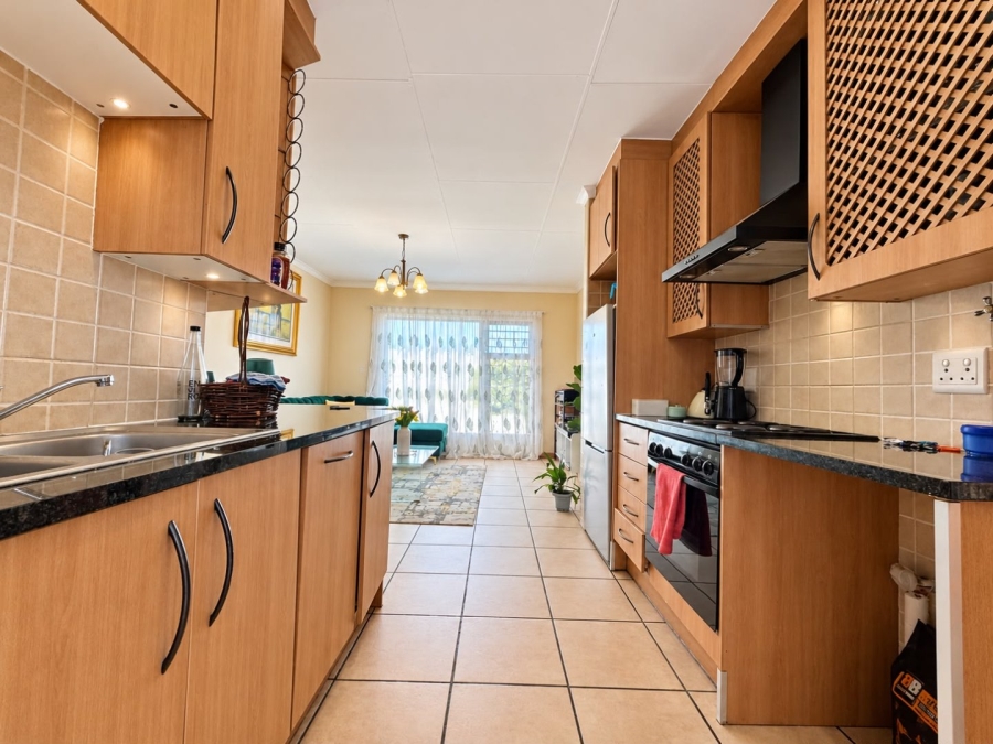 To Let 2 Bedroom Property for Rent in Fourways Gauteng