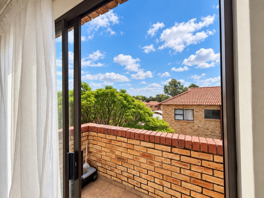 To Let 2 Bedroom Property for Rent in Fourways Gauteng