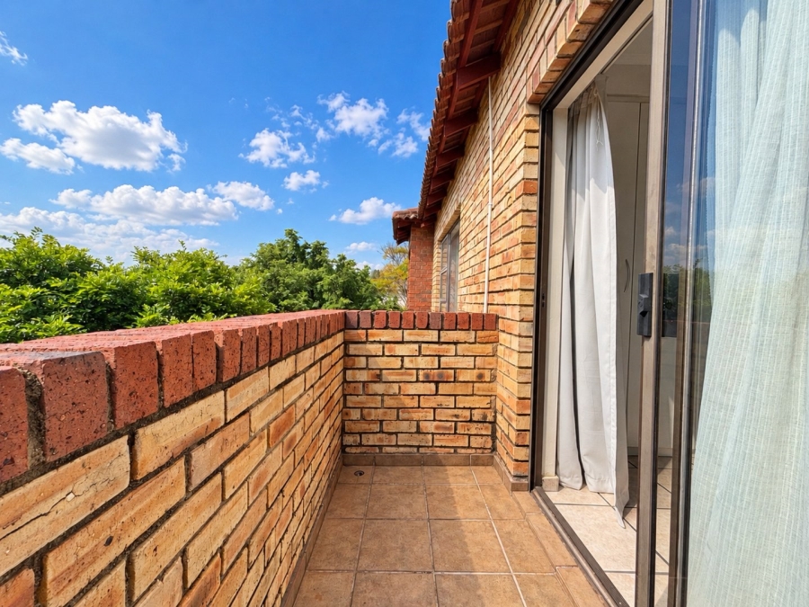 To Let 2 Bedroom Property for Rent in Fourways Gauteng