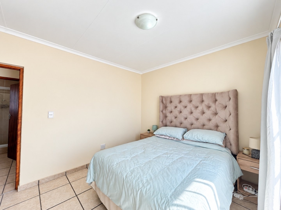 To Let 2 Bedroom Property for Rent in Fourways Gauteng