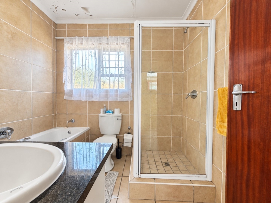 To Let 2 Bedroom Property for Rent in Fourways Gauteng