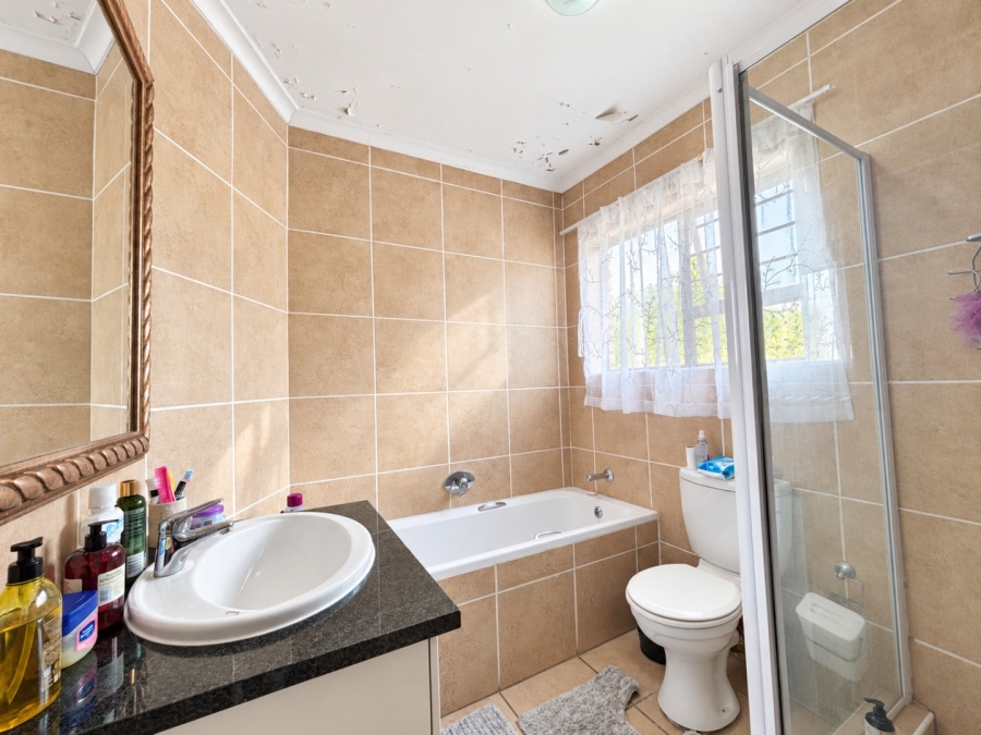 To Let 2 Bedroom Property for Rent in Fourways Gauteng