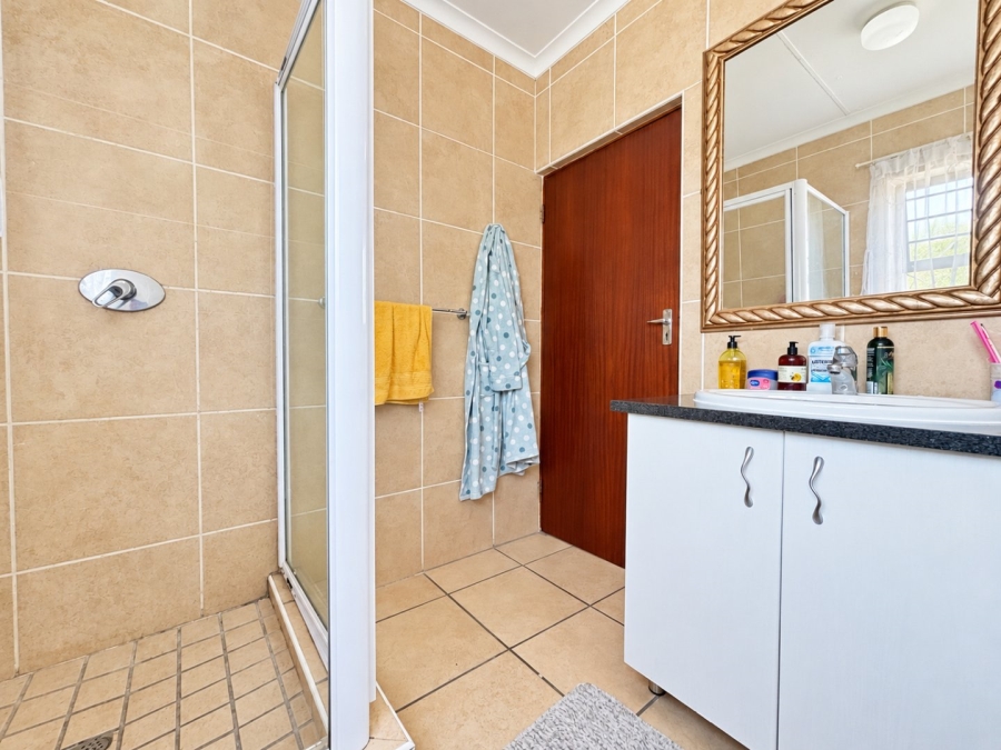 To Let 2 Bedroom Property for Rent in Fourways Gauteng