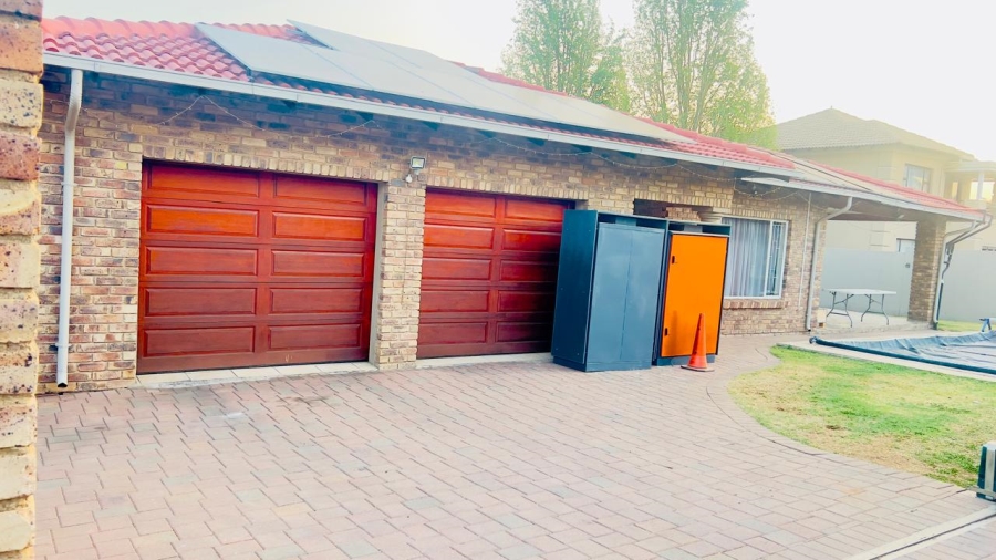 To Let 3 Bedroom Property for Rent in Amberfield Ridge Gauteng