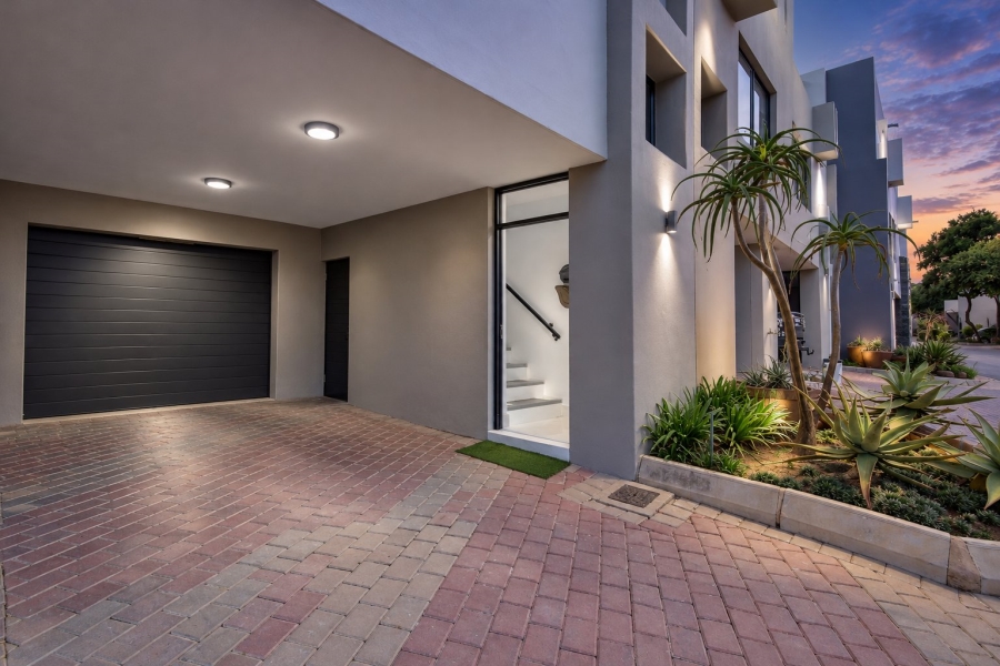 2 Bedroom Property for Sale in Lombardy Gauteng