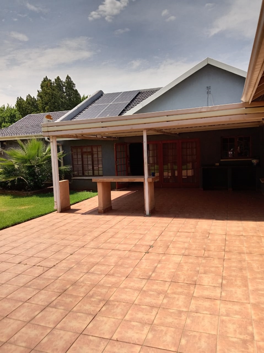 3 Bedroom Property for Sale in Vanderbijlpark SE 2 Gauteng