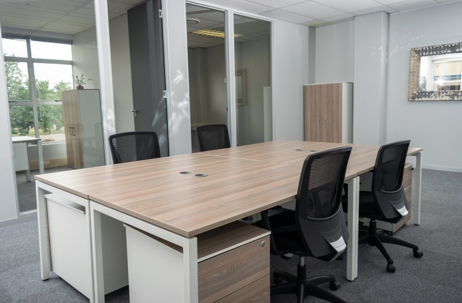 To Let Commercial Property for Rent in Die Hoewes Gauteng