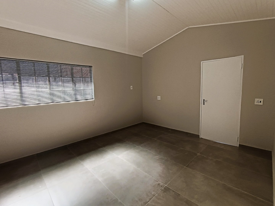 To Let Commercial Property for Rent in Faerie Glen Gauteng