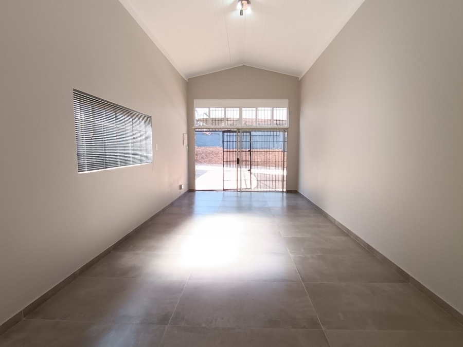 To Let Commercial Property for Rent in Faerie Glen Gauteng