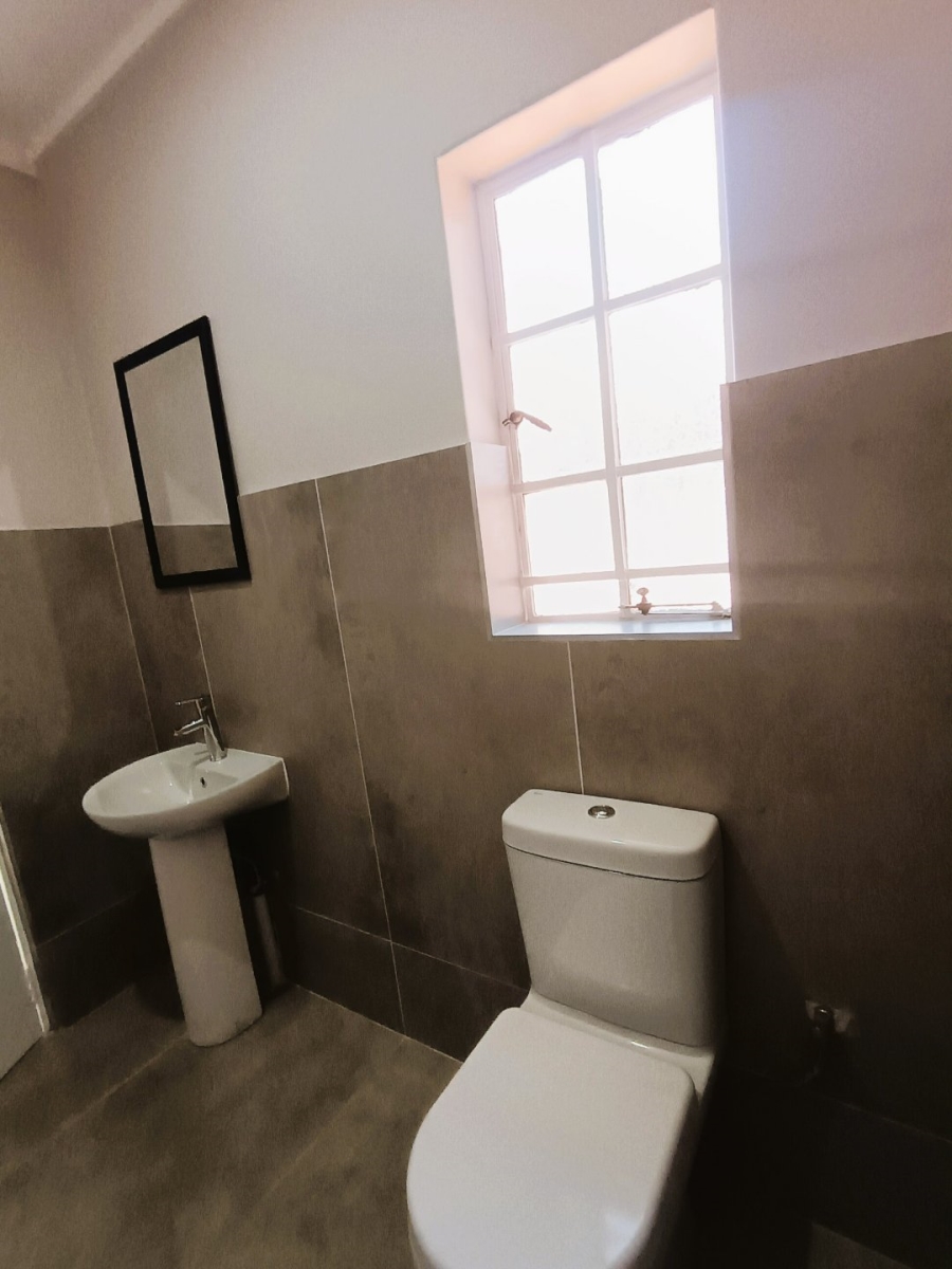To Let Commercial Property for Rent in Faerie Glen Gauteng
